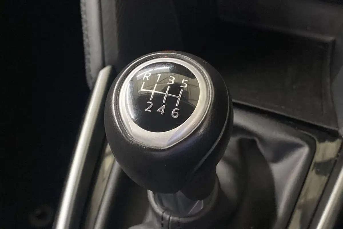 2024-mazda-mazda2-15-e-skyactiv-g-homura-aka-90ps-big-28