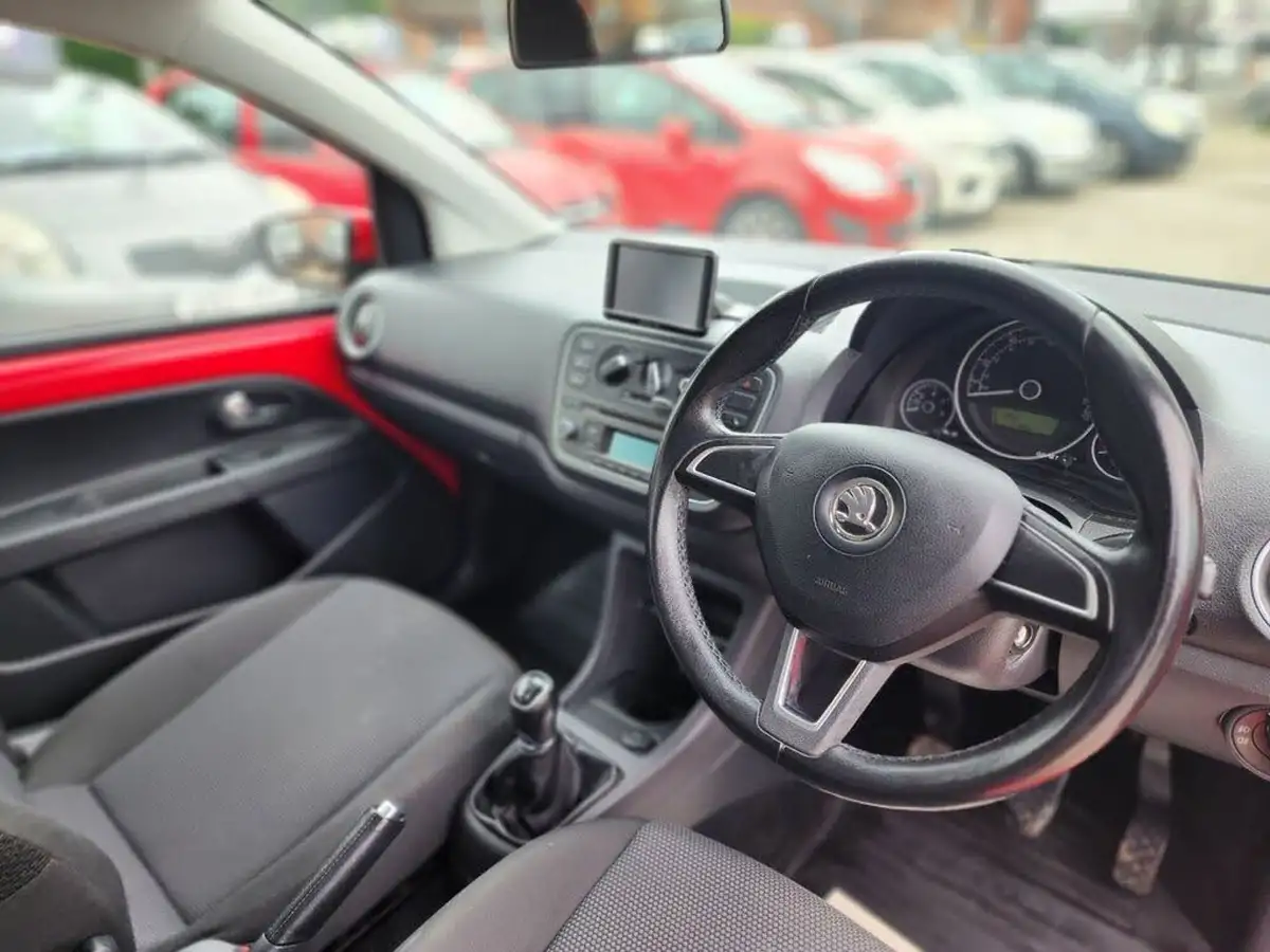 2013-skoda-citigo-10-elegance-59bhp-5d-big-13