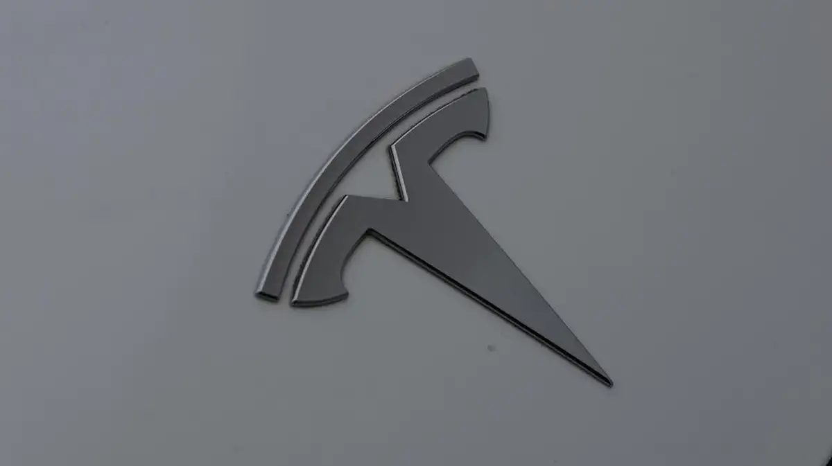 2021-tesla-model-3-e-long-range-awd-big-22