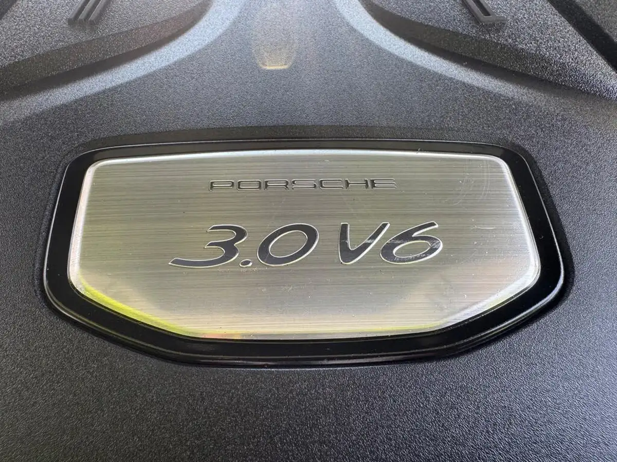 2021-porsche-cayenne-30-v6-coupe-big-30