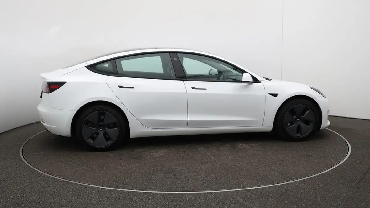 2021-tesla-model-3-e-long-range-awd-big-50