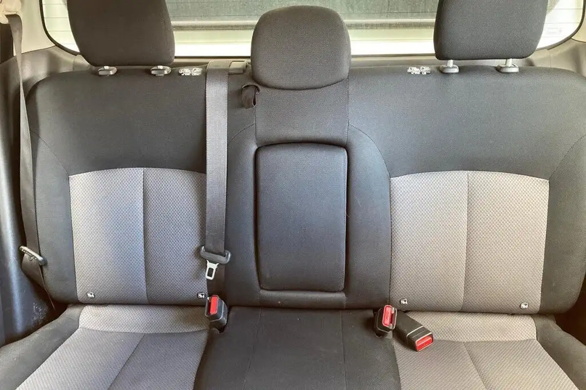 2021-mitsubishi-l200-22di-d-4-life-double-pickup-big-10