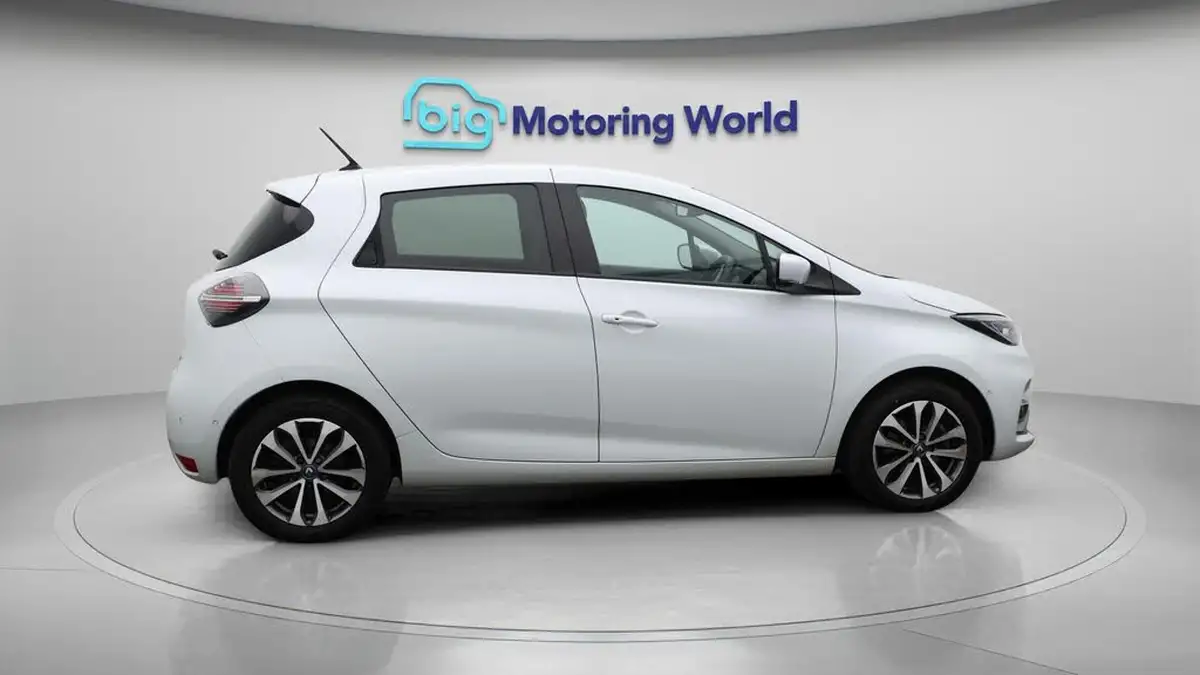 2021-renault-zoe-e-i-gt-line-rapid-charge-big-8