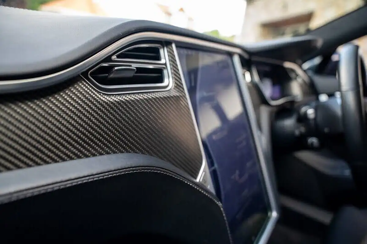 2017-tesla-model-s-e-90d-311kw-big-45