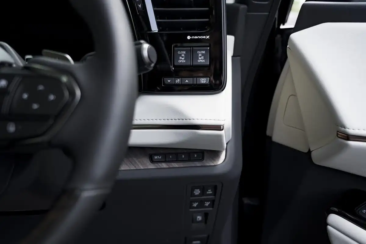 2025-lexus-lm-350h-25-awd-big-26