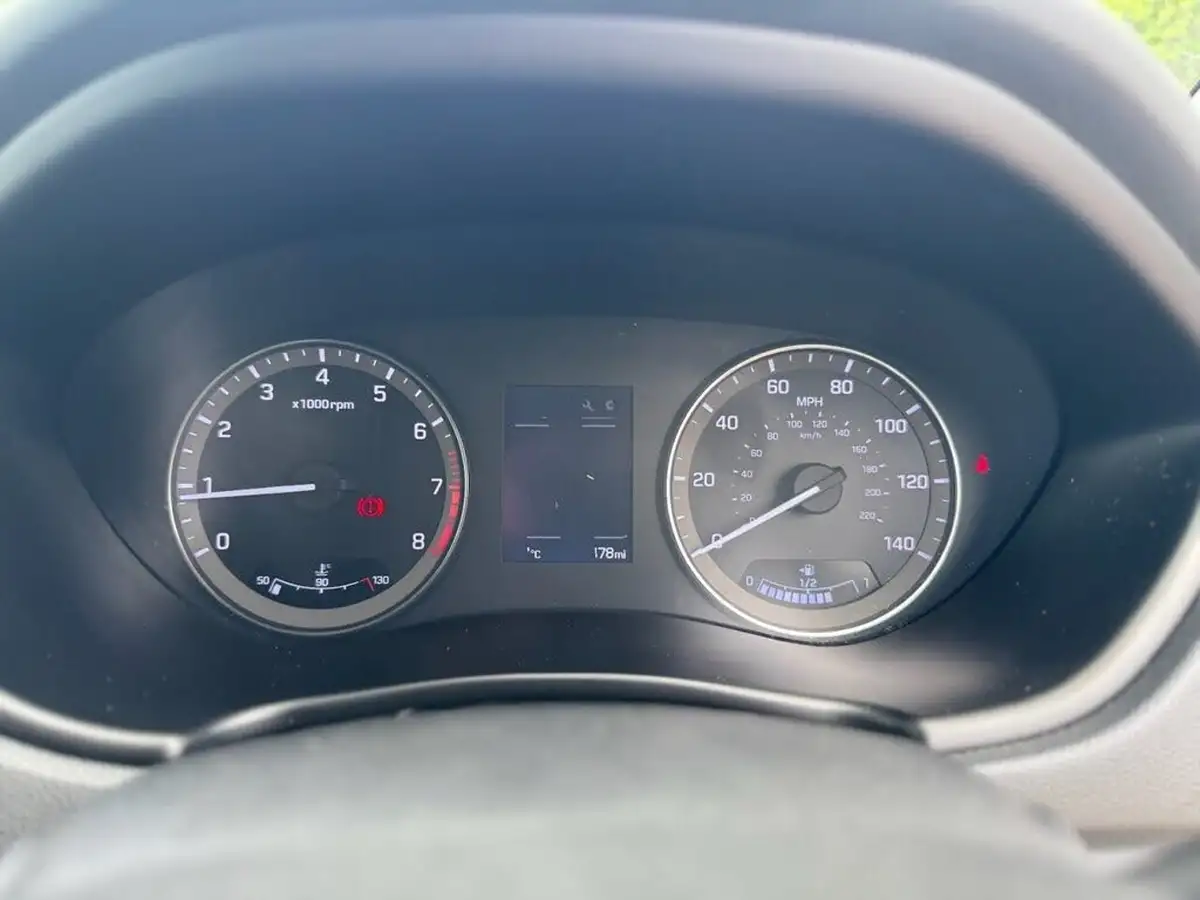 2016-hyundai-i20-12-sport-big-22