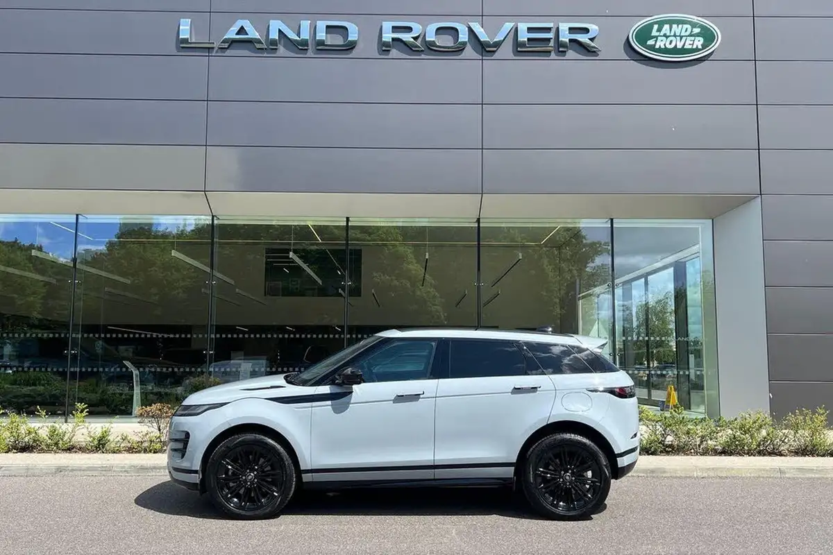 2024-land-rover-range-rover-evoque-15-p270e-dynamic-se-big-6