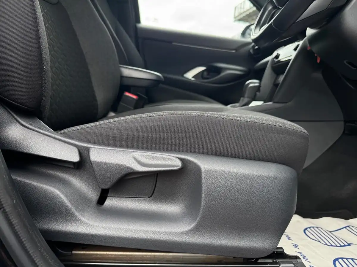 2022-toyota-yaris-15-vvt-i-design-panoramic-roof-big-20