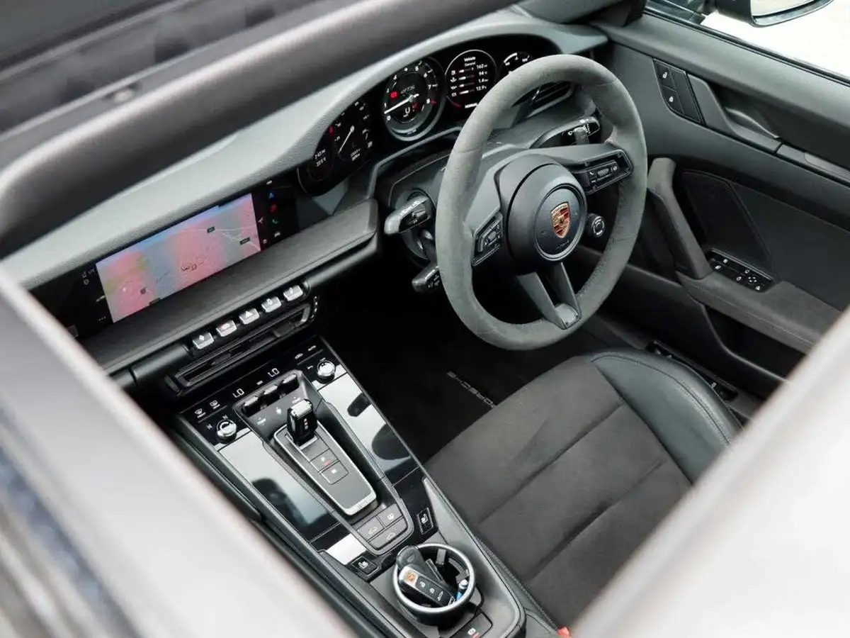 2024-porsche-911-30-carrera-4-gts-480ps-coupe-2981cc-pdk-big-9