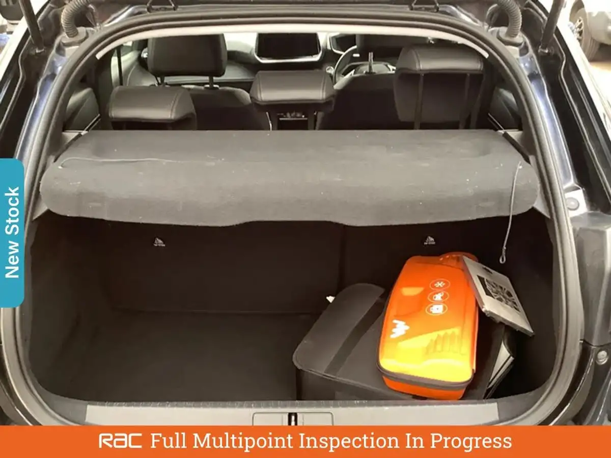 2022-peugeot-208-e-allure-premium-big-6