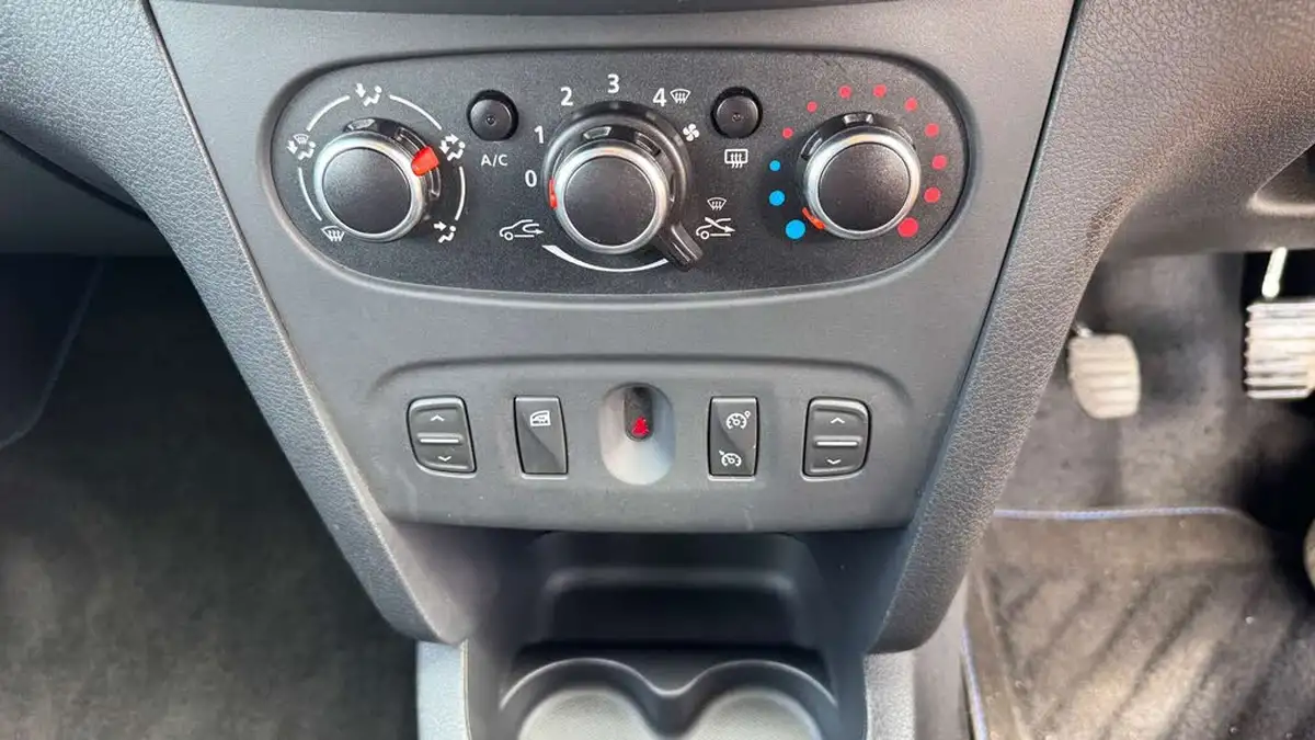 2020-dacia-sandero-stepway-09-tce-se-twenty-big-32