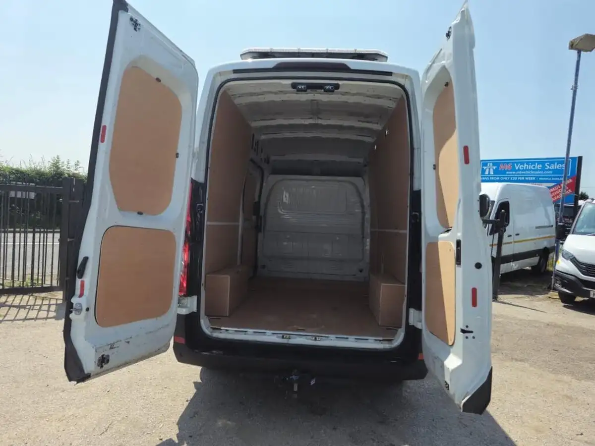 2022-maxus-deliver-9-big-9