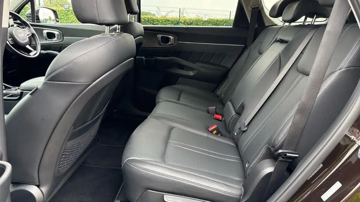 2022-kia-sorento-16-t-gdi-3-261bhp-phev-big-8