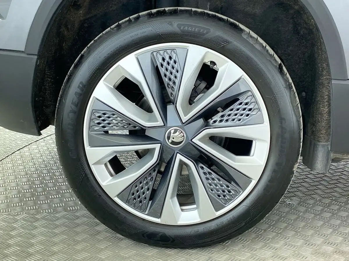 2023-skoda-karoq-15-tsi-se-l-big-9