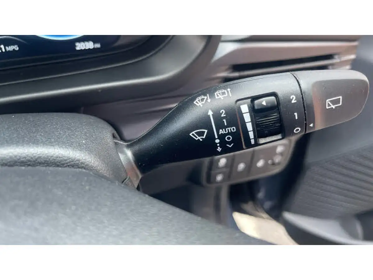2025-hyundai-bayon-10-t-gdi-premium-100ps-7dct-big-29