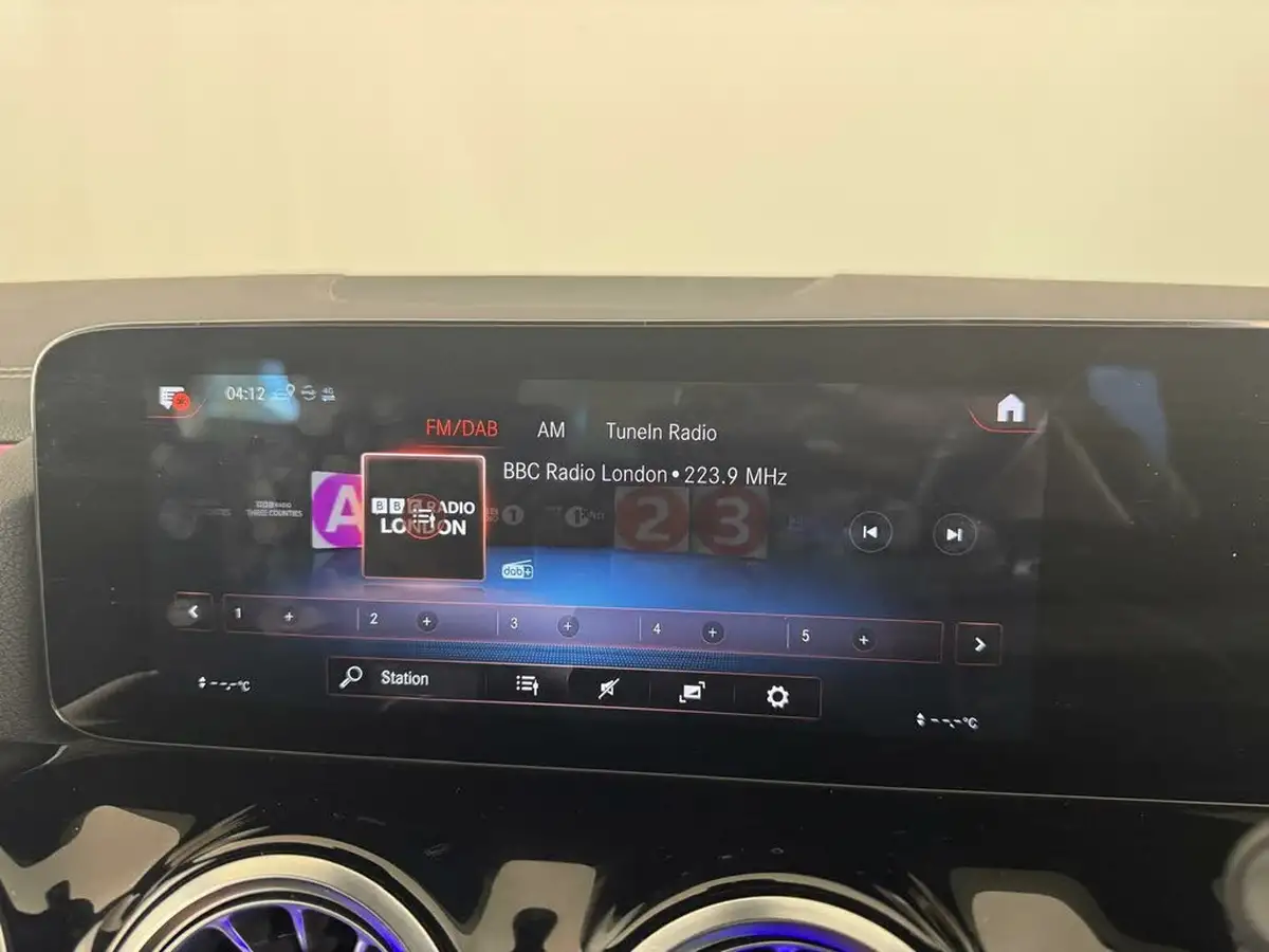 2022-mercedes-benz-gla-class-13-gla-250e-exclusive-edition-premium-big-43