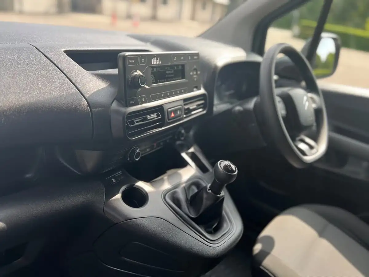 2021-citroen-berlingo-15bluehdi-650-x-panel-big-22