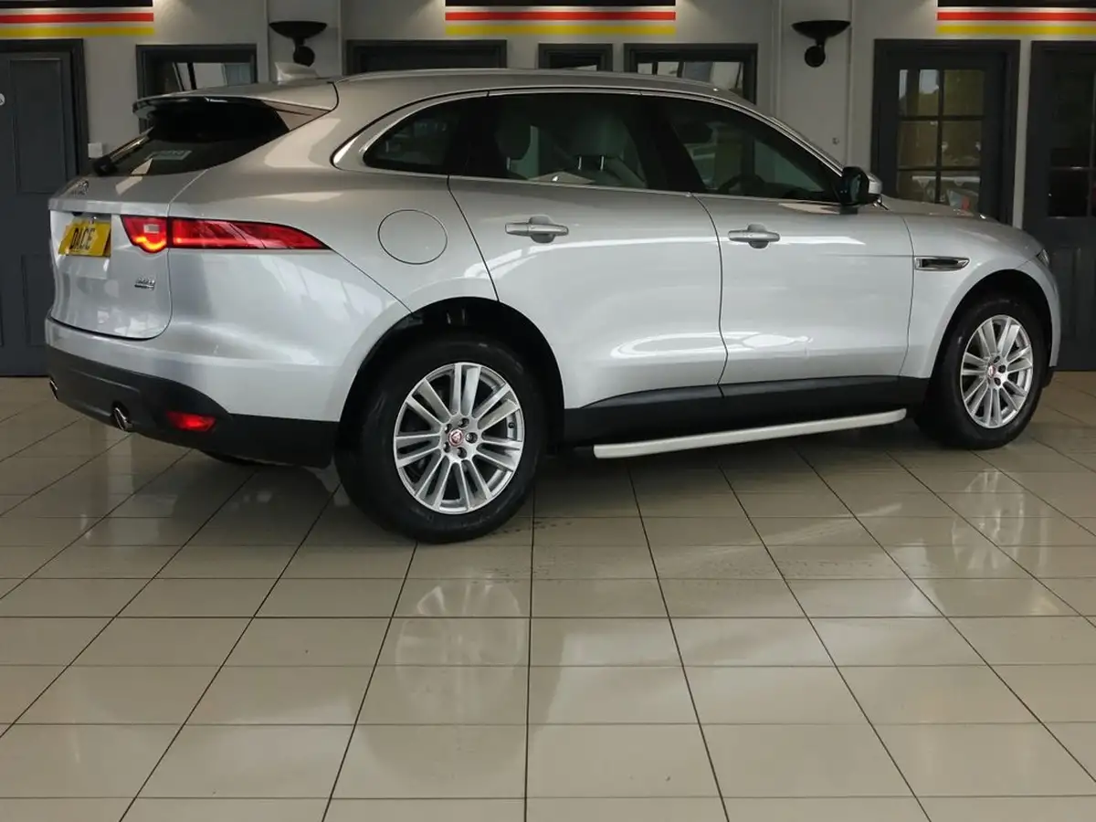2017-jaguar-f-pace-30td-portfolio-big-7