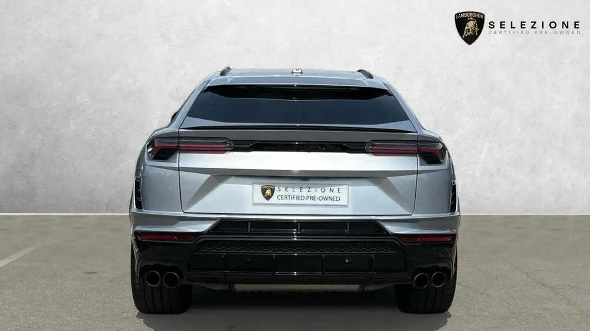 2024-lamborghini-urus-40-no-trim-big-3