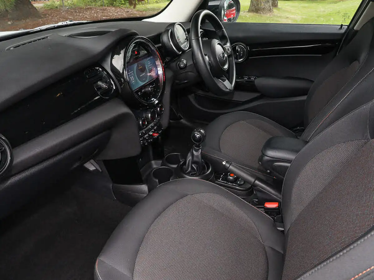 2021-mini-cooper-15-cooper-classic-hatchback-5d-big-6