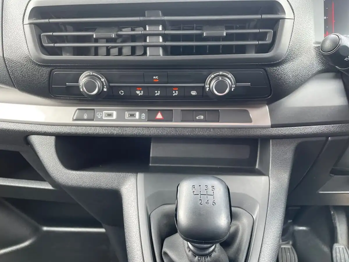 2024-vauxhall-vivaro-20td-xl-prime-panel-big-22