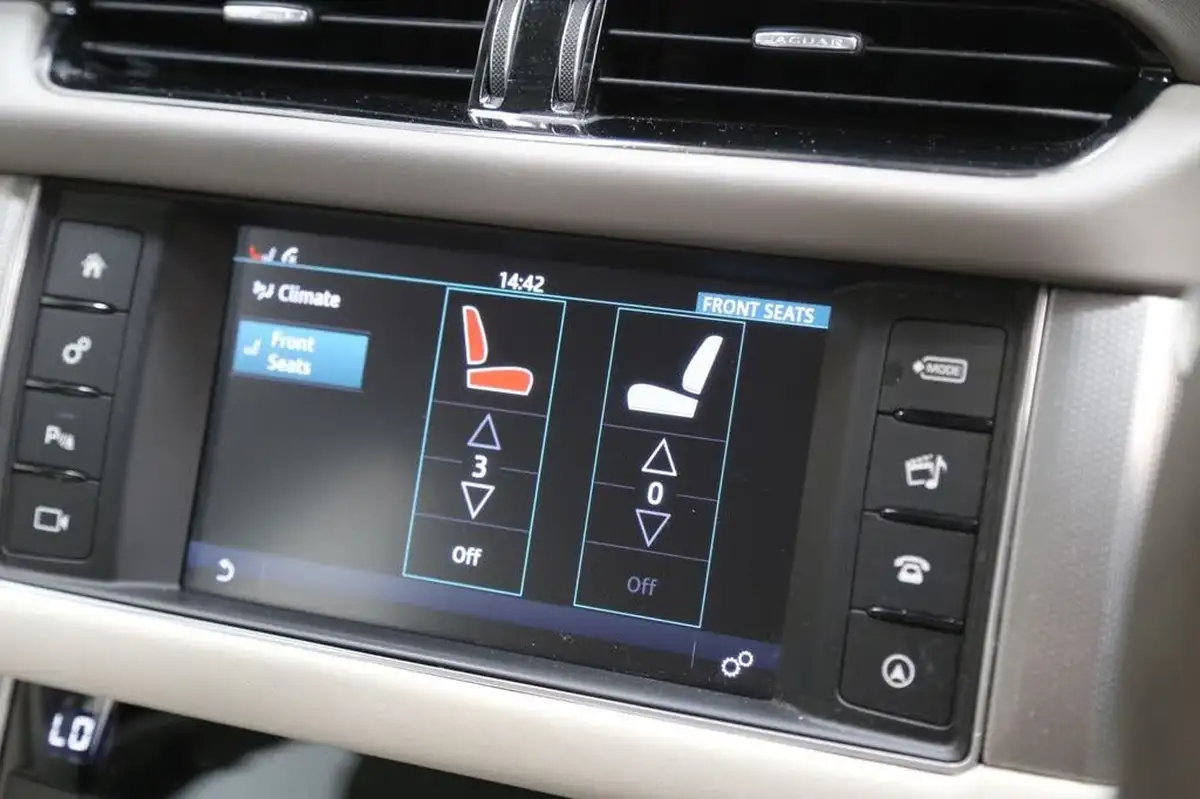 2017-jaguar-xf-20i-portfolio-200ps-saloon-4d-1999cc-big-6