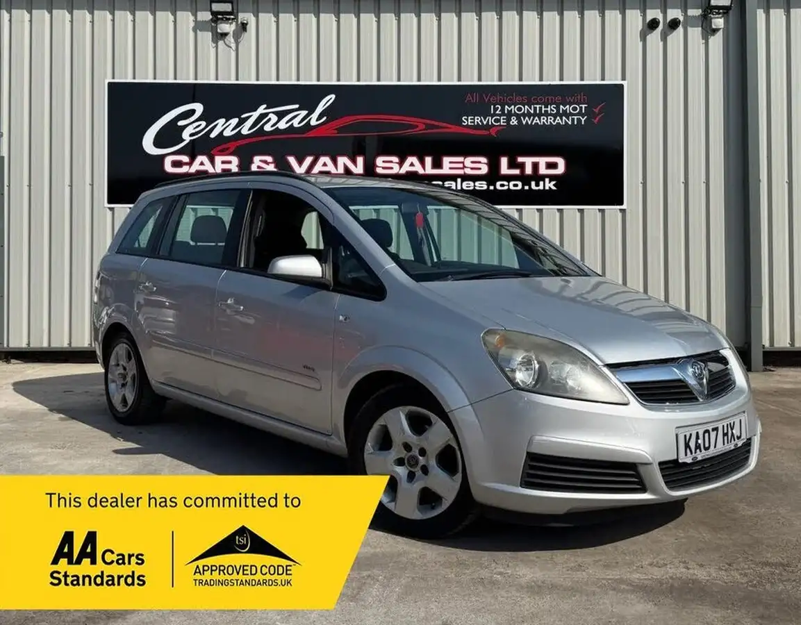 2007-vauxhall-zafira-16-club-big-0