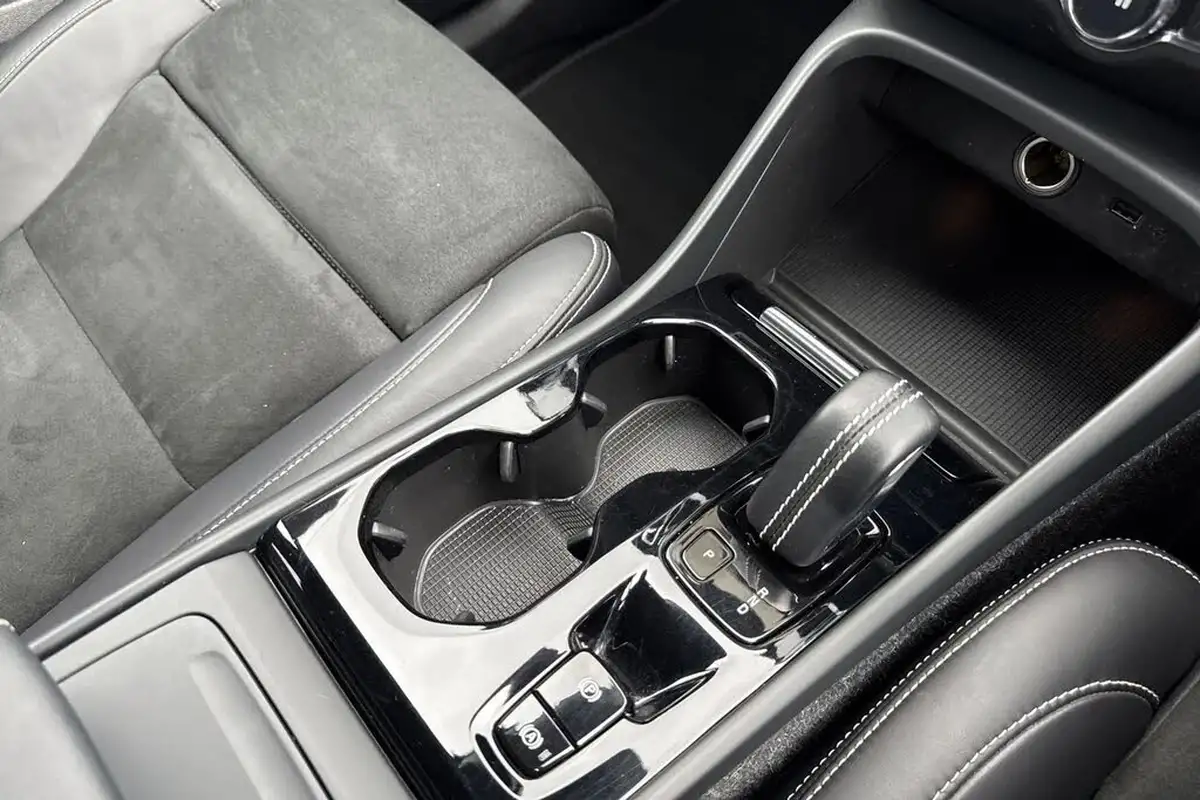 2021-volvo-xc40-15-t3-r-design-pro-161bhp-auto-big-22