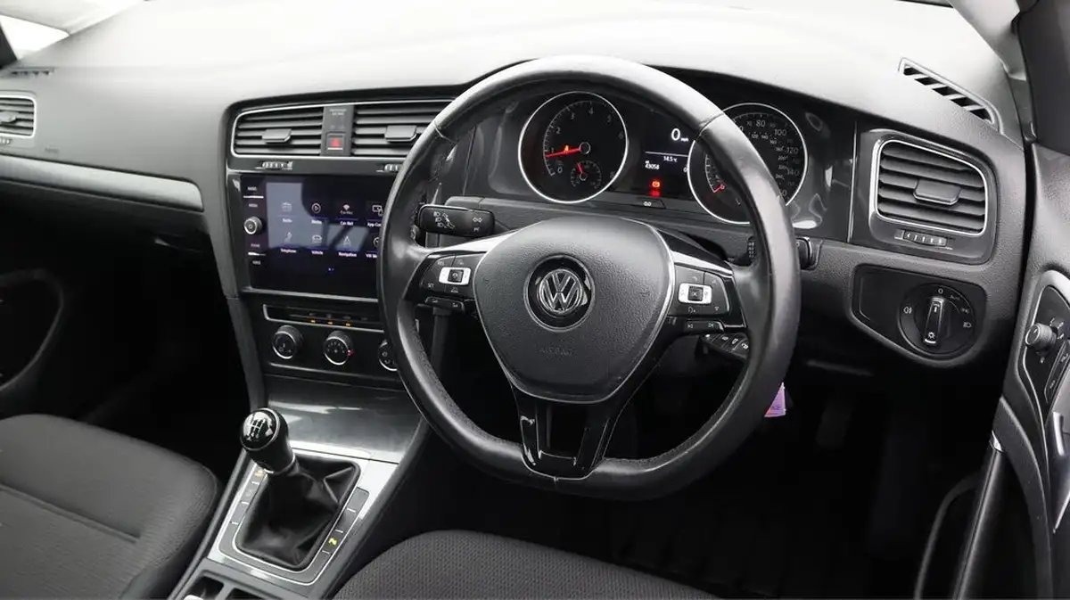 2017-volkswagen-golf-14-tsi-se-nav-ss-hatchback-5d-big-9