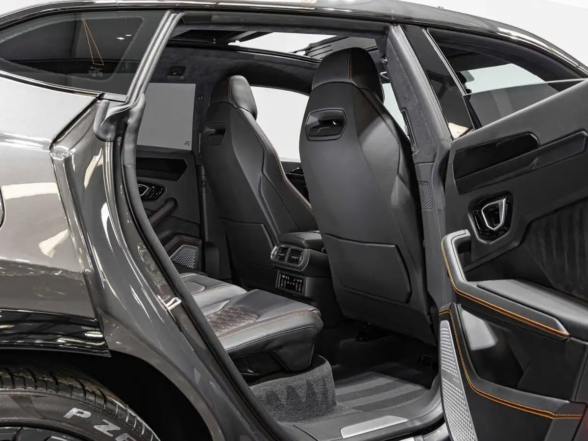 2021-lamborghini-urus-40-no-trim-big-19