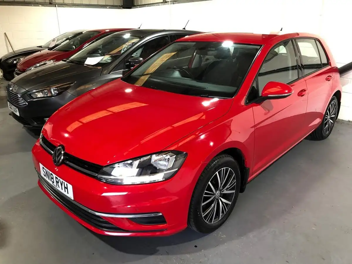 2018-volkswagen-golf-10-tsi-se-nav-110ps-ss-hatchback-5d-big-2