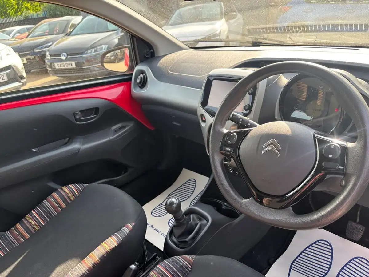 2014-citroen-c1-10-vti-feel-3d-big-6