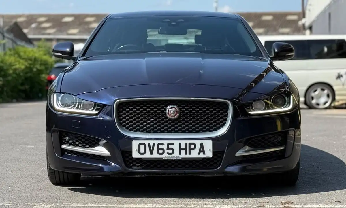 2015-jaguar-xe-20td-r-sport-163ps-auto-big-13