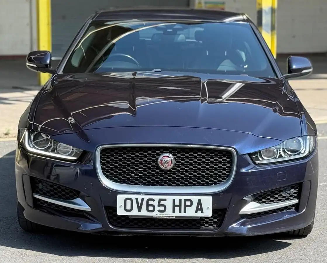 2015-jaguar-xe-20td-r-sport-163ps-auto-big-17