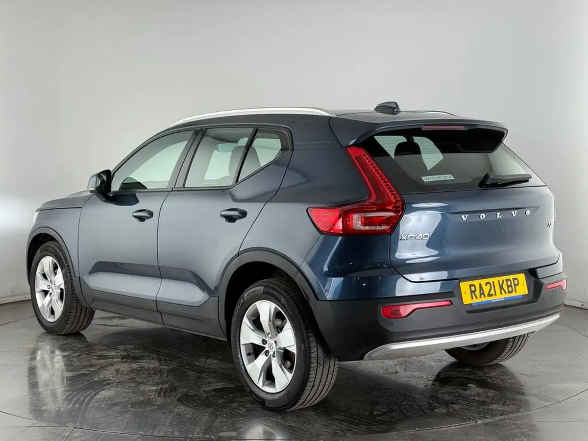 2021-volvo-xc40-15-t3-momentum-161bhp-big-3