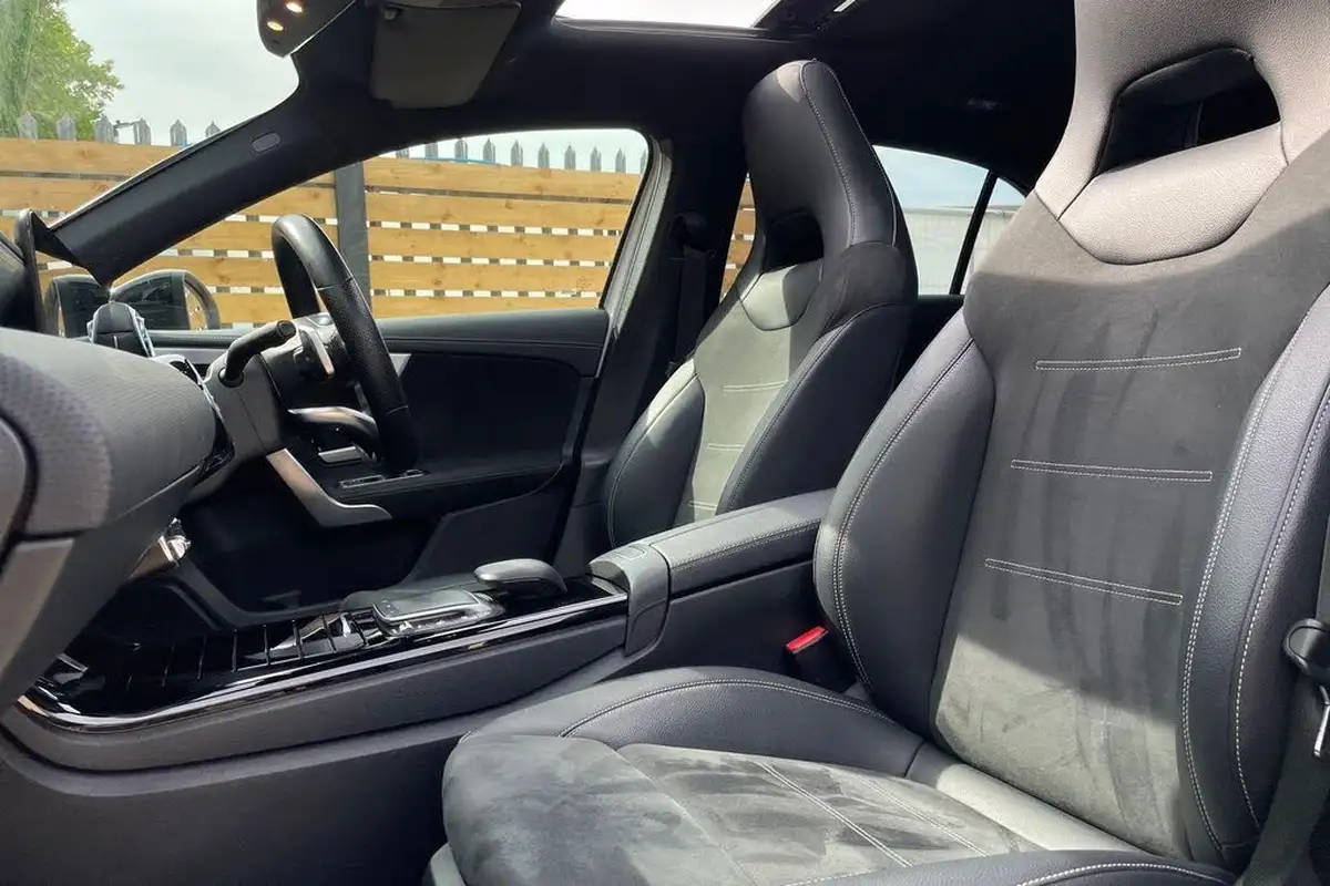 2021-mercedes-benz-a-class-13-a200-exclusive-edition-7g-dct-big-29