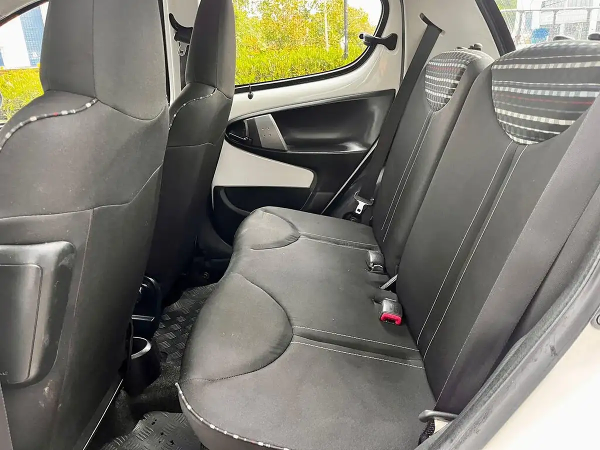 2014-citroen-c1-10-edition-5d-big-16
