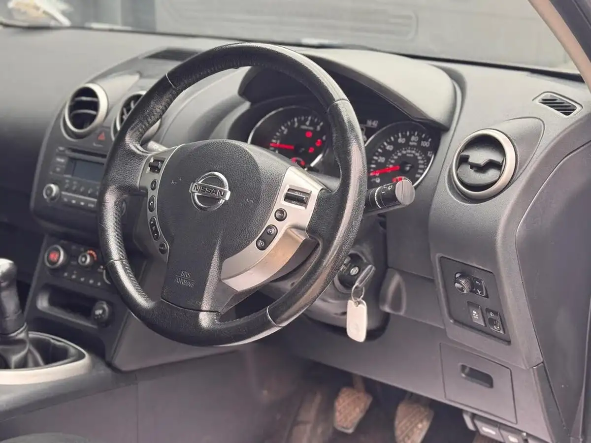 2012-nissan-qashqai-16-acenta-big-37
