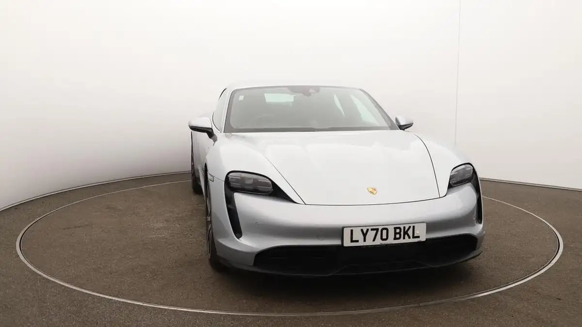 2020-porsche-taycan-e-4s-530ps-big-43
