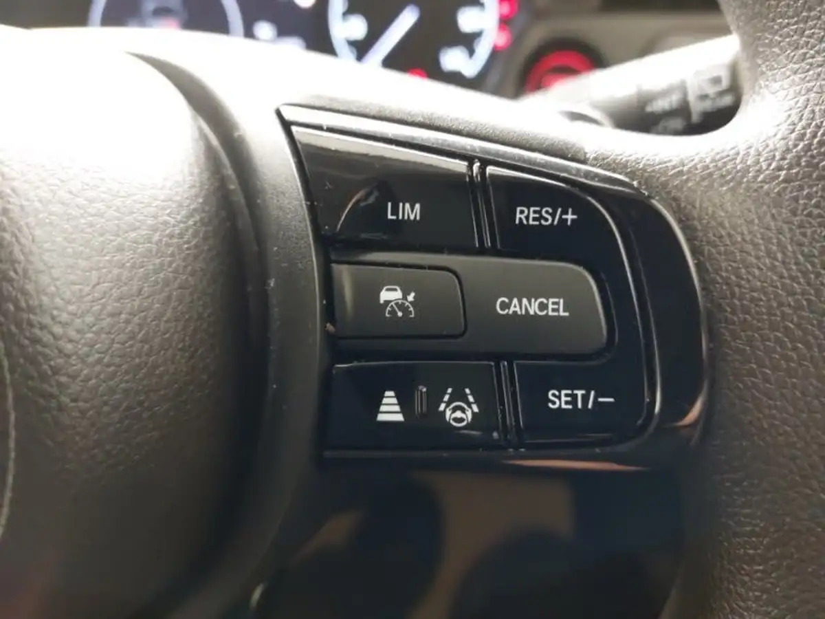 2022-honda-hr-v-15-i-mmd-elegance-big-13