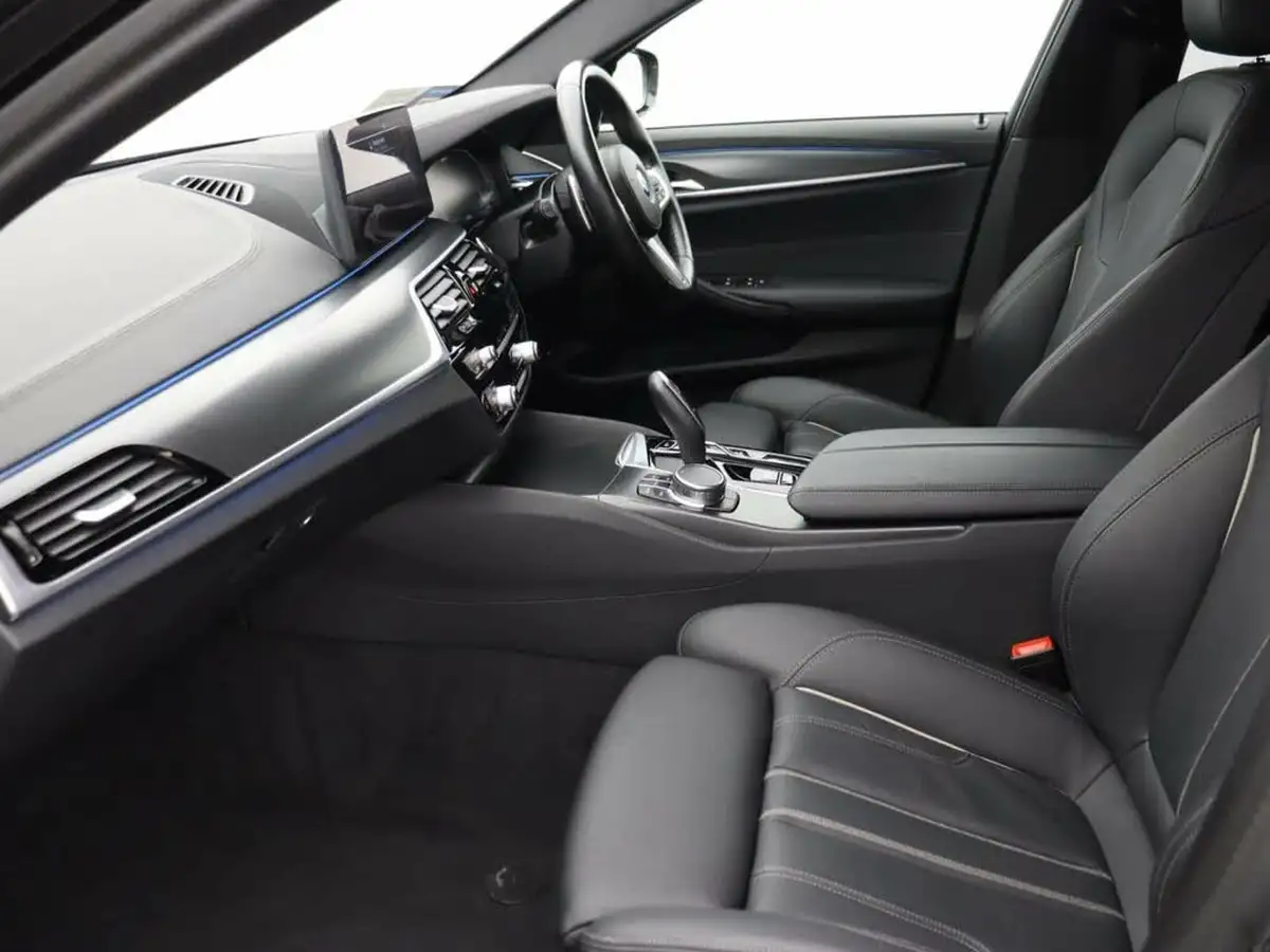 2022-bmw-5-series-20-530e-m-sport-touring-5d-big-30