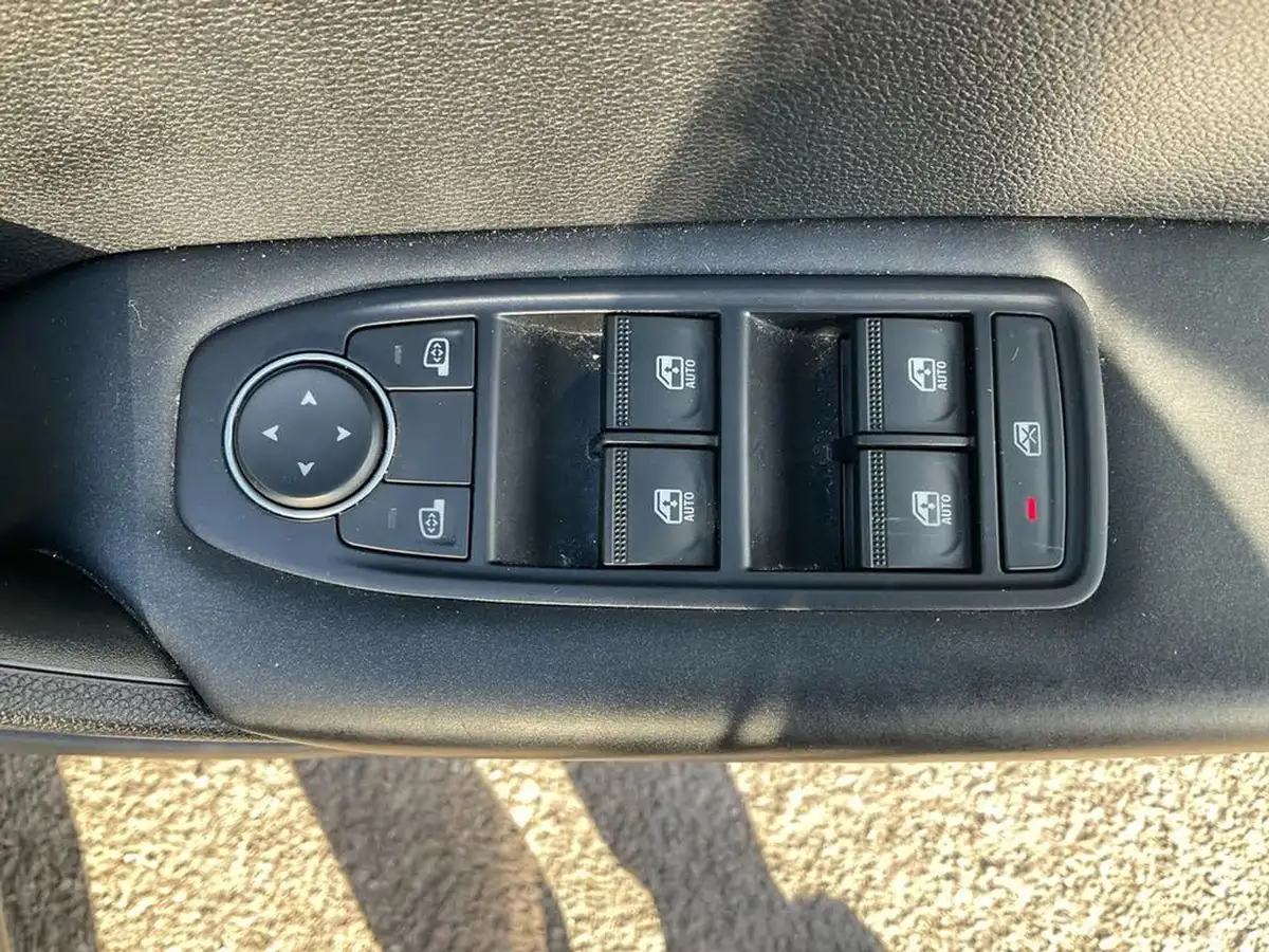 2022-renault-captur-13-tce-iconic-edition-big-15