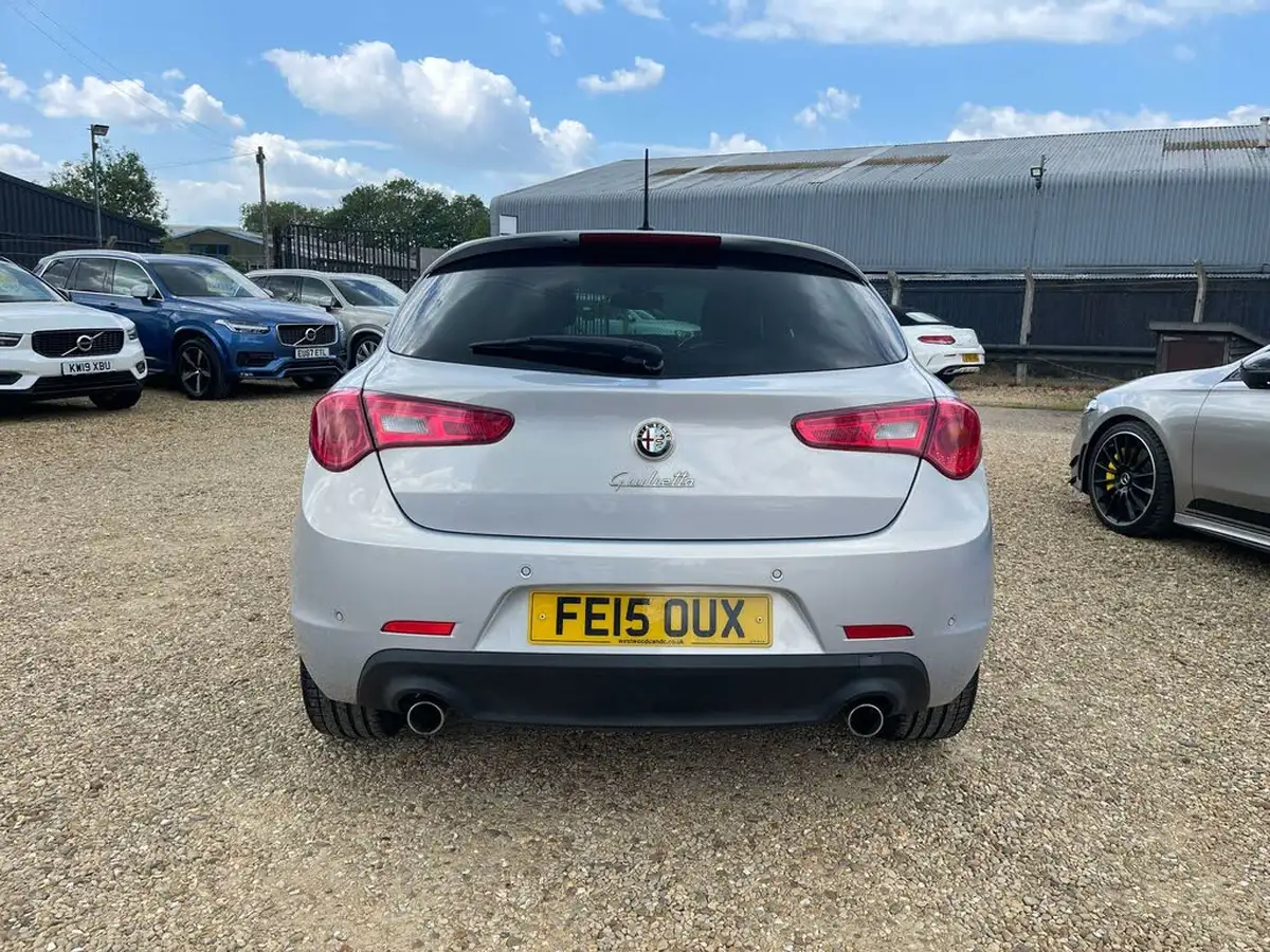 2015-alfa-romeo-giulietta-20jtdm-2-qv-line-175bhp-alfa-tct-big-4