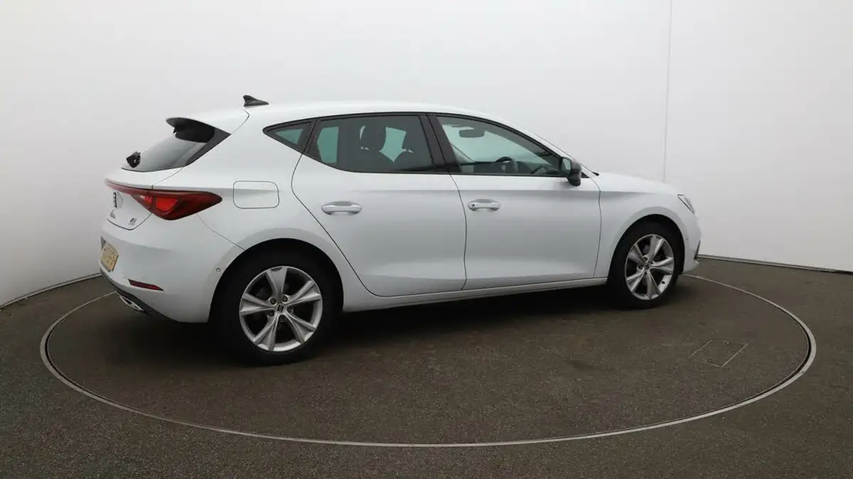 2021-seat-leon-14-e-hybrid-fr-hatchback-big-51