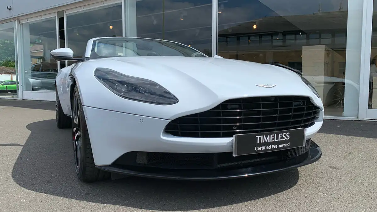 2021-aston-martin-db11-40-v8-503bhp-big-20