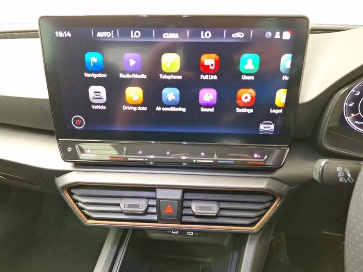 2024-cupra-leon-nf-15-etsi-v1-design-edition-hatchback-big-15
