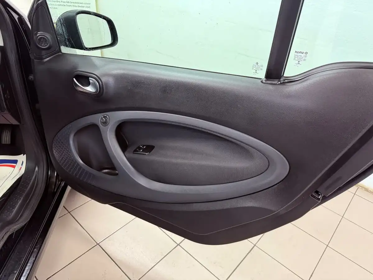 2017-smart-fortwo-09-prime-premiumss-coupe-twinamic-big-21