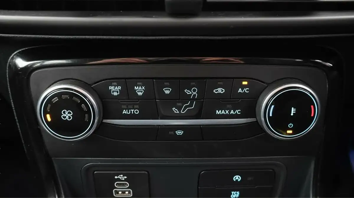2022-ford-ecosport-10t-titanium-big-12