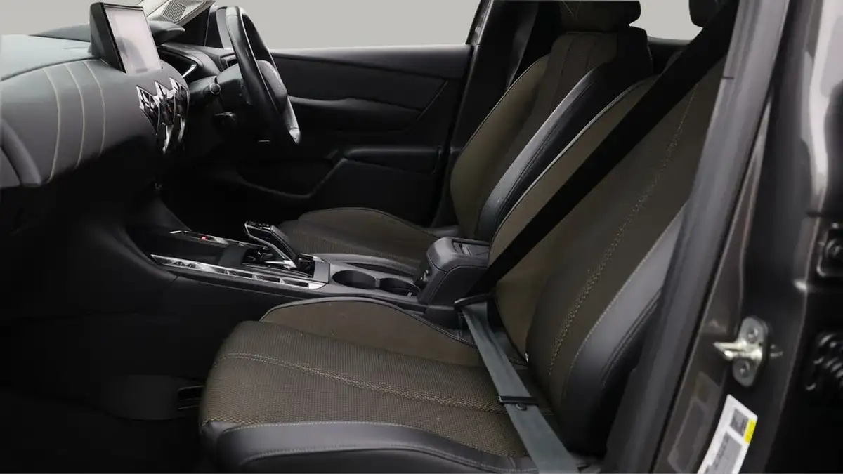 2021-ds-ds-3-crossback-e-tense-prestige-big-13