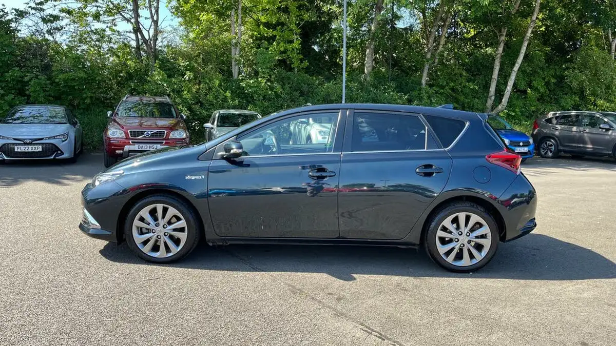 2017-toyota-auris-18-vvt-i-hsd-excel-tss-hatchback-big-16
